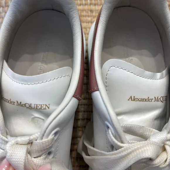Alexander McQueen Oversized Women's White and Pink Sneakers - Picture 5 of 16